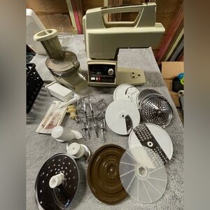 Vintage Oster Regency 10 speed Controlled Power kitchen center